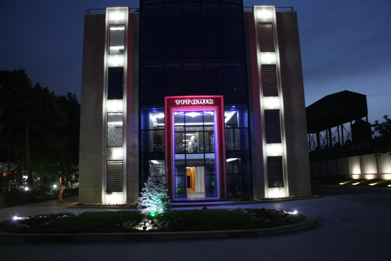 Titanik Hotel Baku Exterior foto