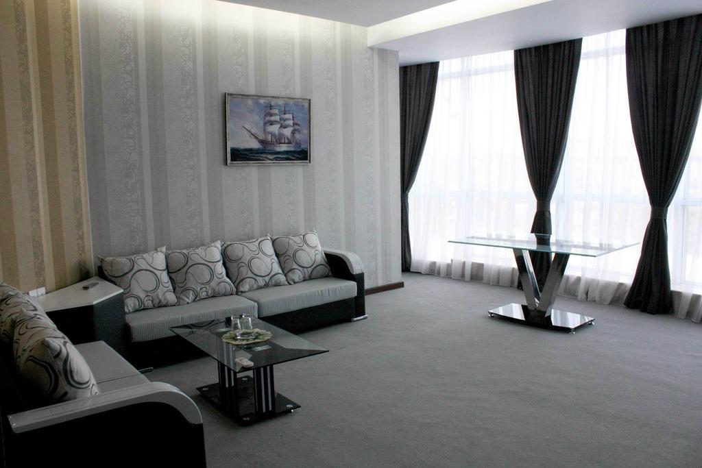 Titanik Hotel Baku Exterior foto